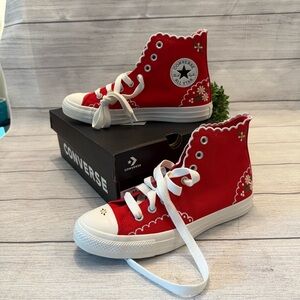 Chuck Taylor All Star Embroidered Flowers High Top